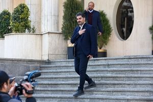 نامه نماینده تهران به دادستان کل کشور برای بررسی وضعیت استخدامی رئیس امور اطلاع رسانی دولت

