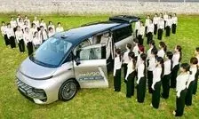 ۴۲ نفر در یک خودرو! / رکورد گینس شکست