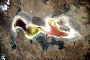 مرگ دریاچه ارومیه؛ کاهش ۸۰ درصدی سطح آب دریاچه نسبت به آبان پارسال