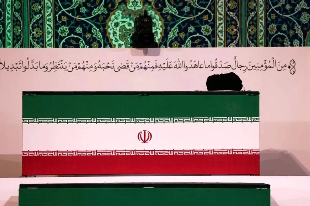 پست جدید رسانه رهبر انقلاب با مضمون« آن مشتِ گره کرده...»
