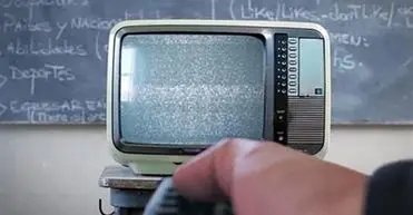 مدرسه تلویزیونی را خیلی جدی نگیرید!