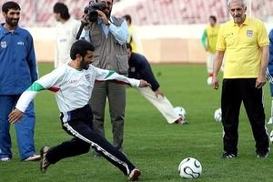 رفتار احمدی نژادی مدیران پرسپولیس با وحید هاشمیان