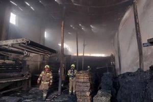 آتش‌سوزی یک کارگاه انبار پارچه در جاده ورامین

