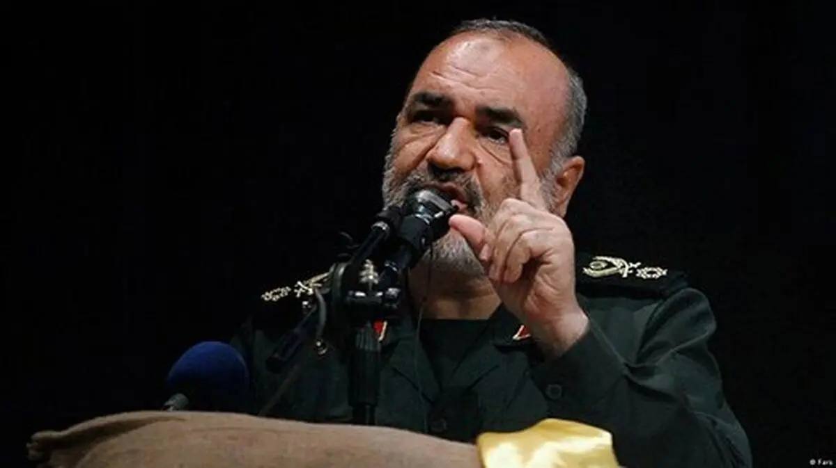  مشکلات اقتصادی و نوسانات ارز را درک می‌کنیم، اما ملت نباید تسلیم شوند