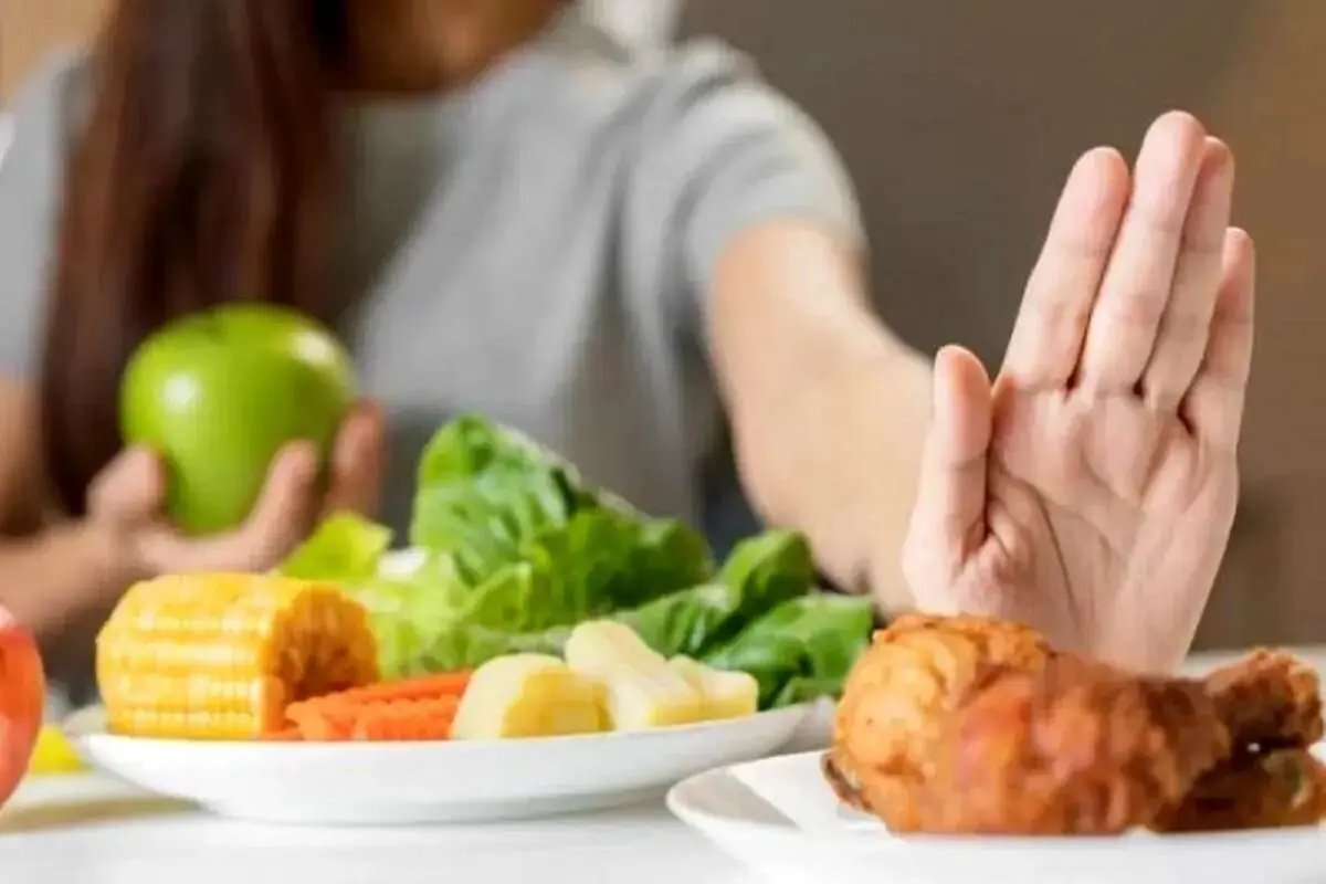 در گرمای تابستان این غذاها را نخورید