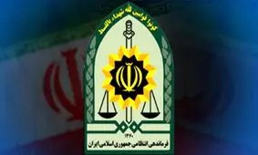 جریان نشستن یک زن روی سقف ماشین پلیس چه بود؟