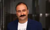 مهران احمدی: دوستم با شناسنامه خواهرش به جبهه رفت/ ویدئو