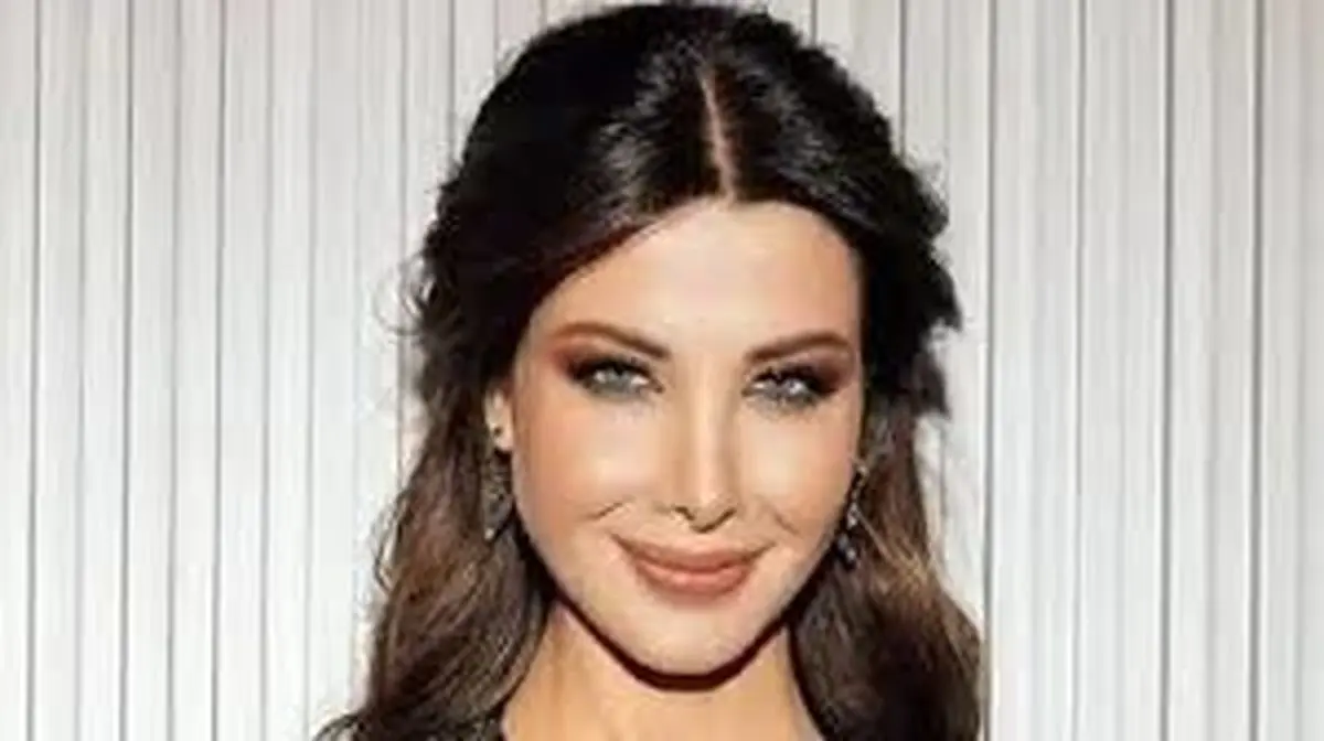 سفر در زمان؛ «نانسی عجرم» در جشنواره فرهنگ و هنر جرش؛ سال 1394 