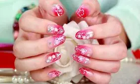 عوارض کاشت ناخن در بارداری