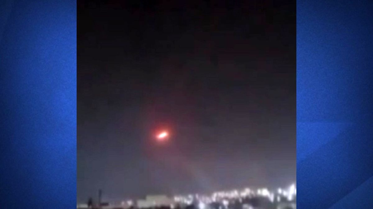 مانور تماشایی موشک ایرانی قبل از برخورد به هدف/ ویدئو


