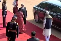 پوتین با لیموزین اختصاصی‌اش در کاخ ریاست‌جمهوری هند/ ویدئو