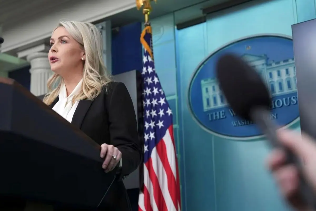 کاخ سفید: آمریکا در حال حاضر قصدی برای حضور نظامی در ایران ندارد/ ترامپ به دنبال ایفای نقش آمریکا در ایران بعد از جنگ است/ باید صبر کنیم و ببینیم رهبر بعدی ایران چه کسی خواهد بود/ پاسخ به اتهامات حمله به مدرسه میناب