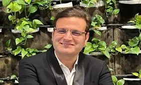 عبدالله مؤمنی به زندان رفت

