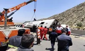 سقوط اتوبوس در جاده دماوند با ۴ فوتی/ علت واژگونی اتوبوس در جاده فیروزکوه / ویدئو