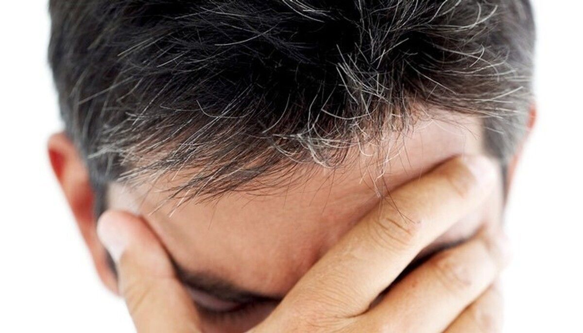 چرا موها در سن پایین سفید میشوند؟