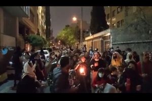 مراسم قاشق زنی در ‏محله سنایی تهران/ ویدئو 