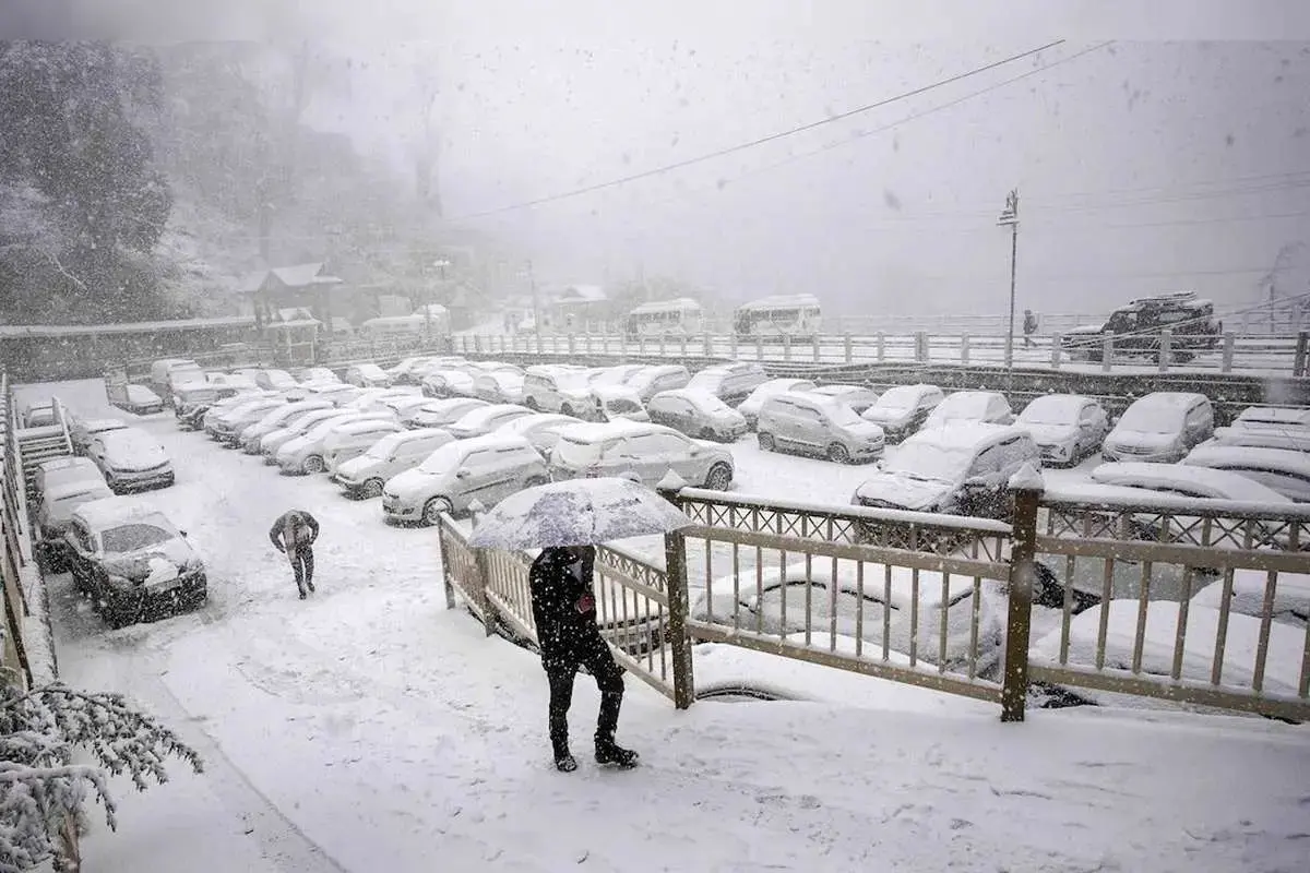 کاهش محسوس دما و بارش برف و باران در تهران