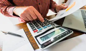 بخشنامه بودجه ۱۴۰۳ منتشر شد؛ جزییات حقوق و مبلغ عیدی کارکنان دولت