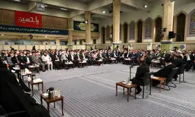 روایتی از ایجاد اتاق سیگار در بیت رهبری برای دیدار شاعران/ ویدئو