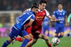 همسر و فررزند ستاره پرسپولیس در تمرین سرخ‌ها/ عکس