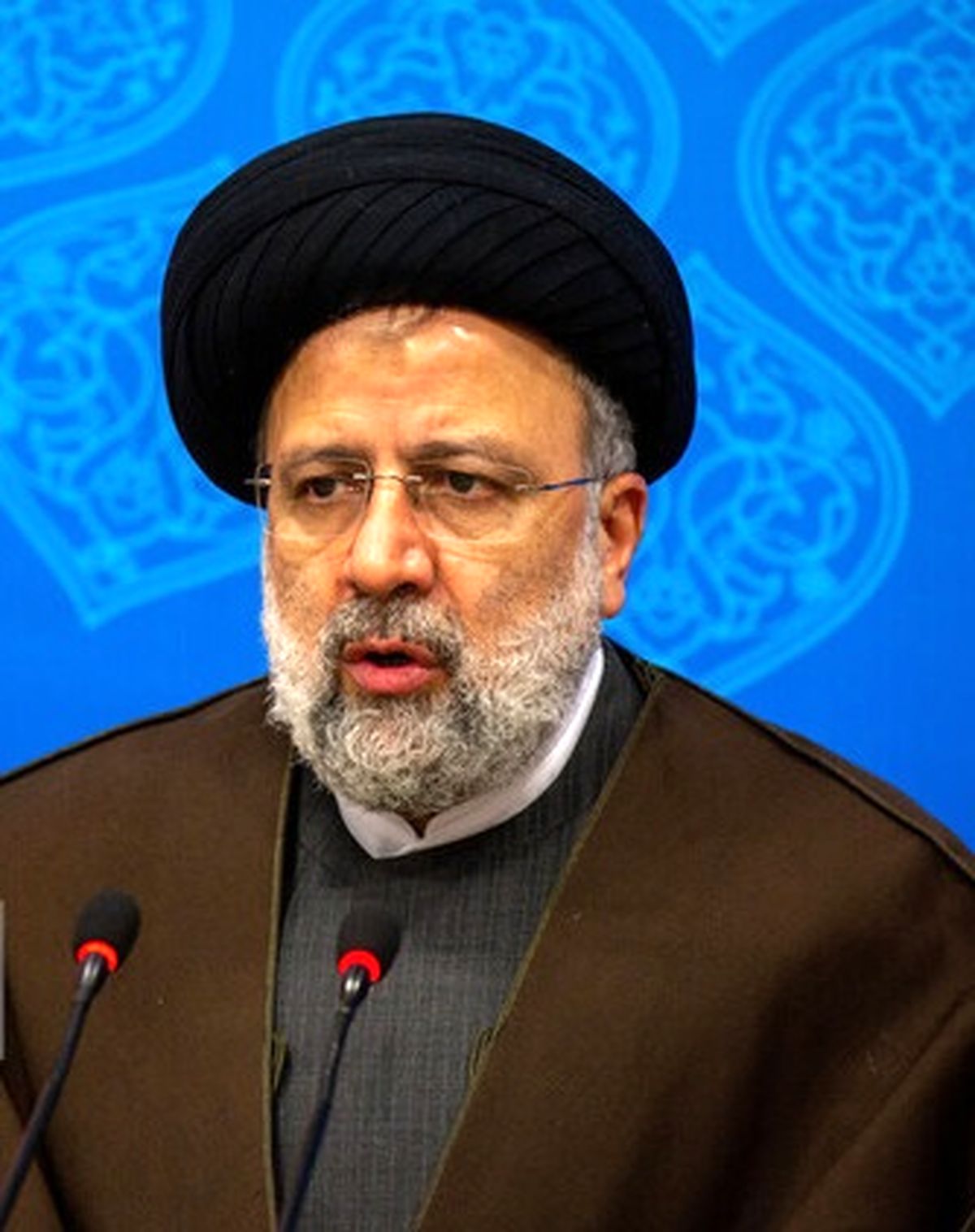 رئیسجمهور تاکید کرد: پیگیری ساخت مرکز درمانی فعال در جزیره هرمز