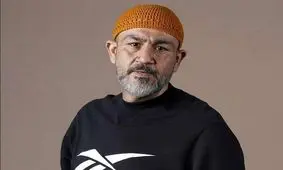 مهران غفوریان عزادار شد و سوتی بدی داد!/ عکس