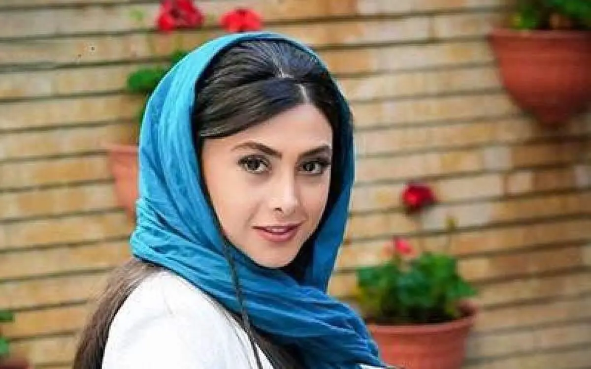 گریم عجیب و سنگین آزاده صمدی 