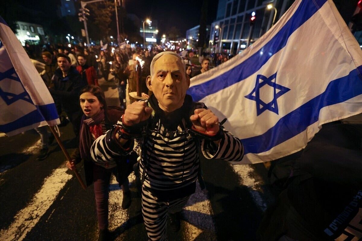 شعار تظاهرکنندگان در اسرائیل: نتانیاهو را بگیرید، فرزندانمان را آزاد کنید/ ویدئو
