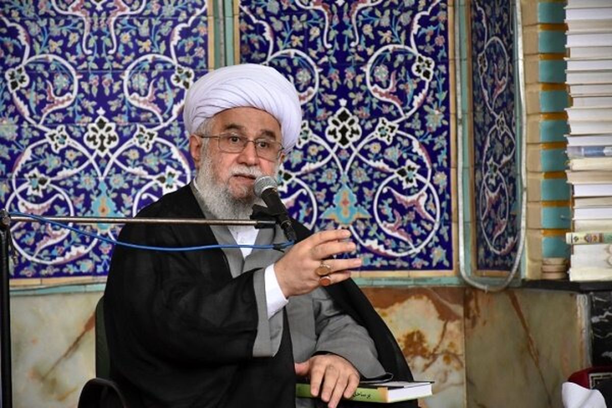 نظام جمهوری اسلامی هیچ وقت از پرچم، اسلام و ارزشها عبور نمیکند