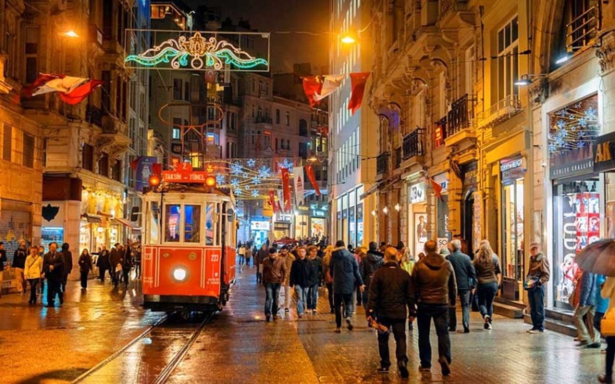 سفر به استانبول چقدر هزینه دارد؟