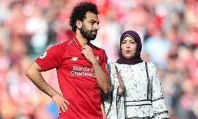همسر محمدصلاح به‌نمایندگی از او جایزه کفش طلایی را دریافت کرد