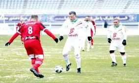 علی دایی گریزان از مسئولان، بی‌اعتنا به تلویزیون

