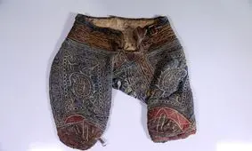 شلوار پهلوانی تختی مرمت می‌شود