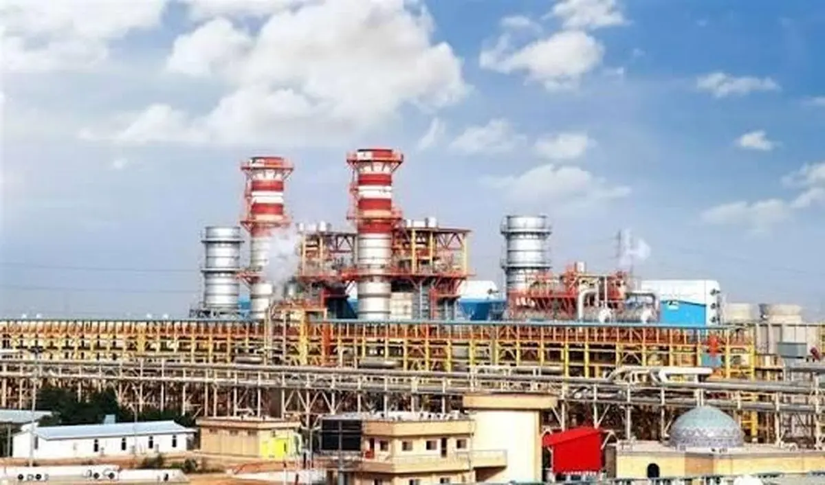 اصابت پرتابه‌های دشمن به نیروگاه فجر انرژی خلیج فارس

