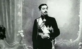  سفر در تاریخ؛ «محمدحسن میرزا، ولیعهد احمدشاه» در مراسم سلام؛ دهه 1290