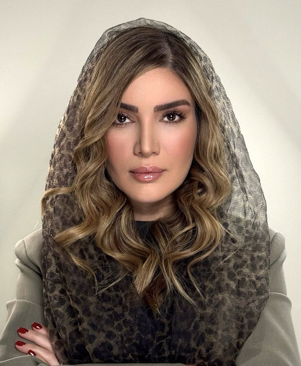 متین ستوده با شال پلنگی 1