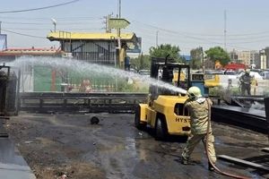 اطفای حریق بازار آهن تهران/ شعله‌ور شدن سیلندرهای گاز ۳ مصدوم برجای گذاشت

