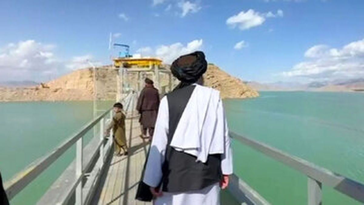  عضو کمیسیون امنیت ملی: افغانستان با سیمان ایرانی آب را روی ایران سد می‌کند 