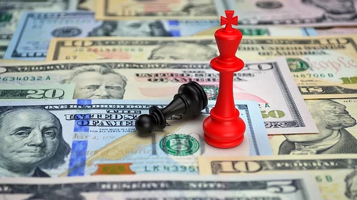 چرا دلار همچنان پادشاهی میکند؟