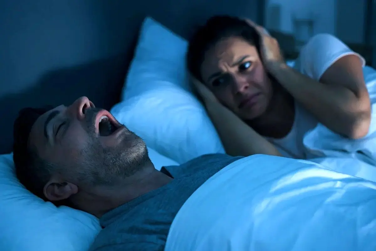 ۴ راه برای اینکه از شر خروپف‌های شبانه خلاص شوید