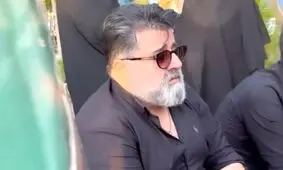  آواز تلخ مهدی یغمایی بر مزار برادرش/ ویدئو