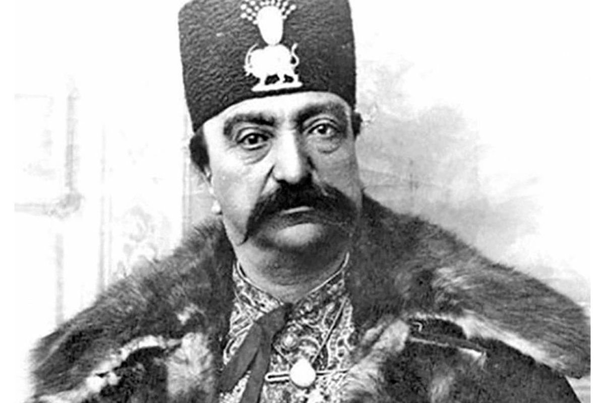 عکسی که ناصرالدین شاه از کارمندان "خلوت همایونی" گرفت!
