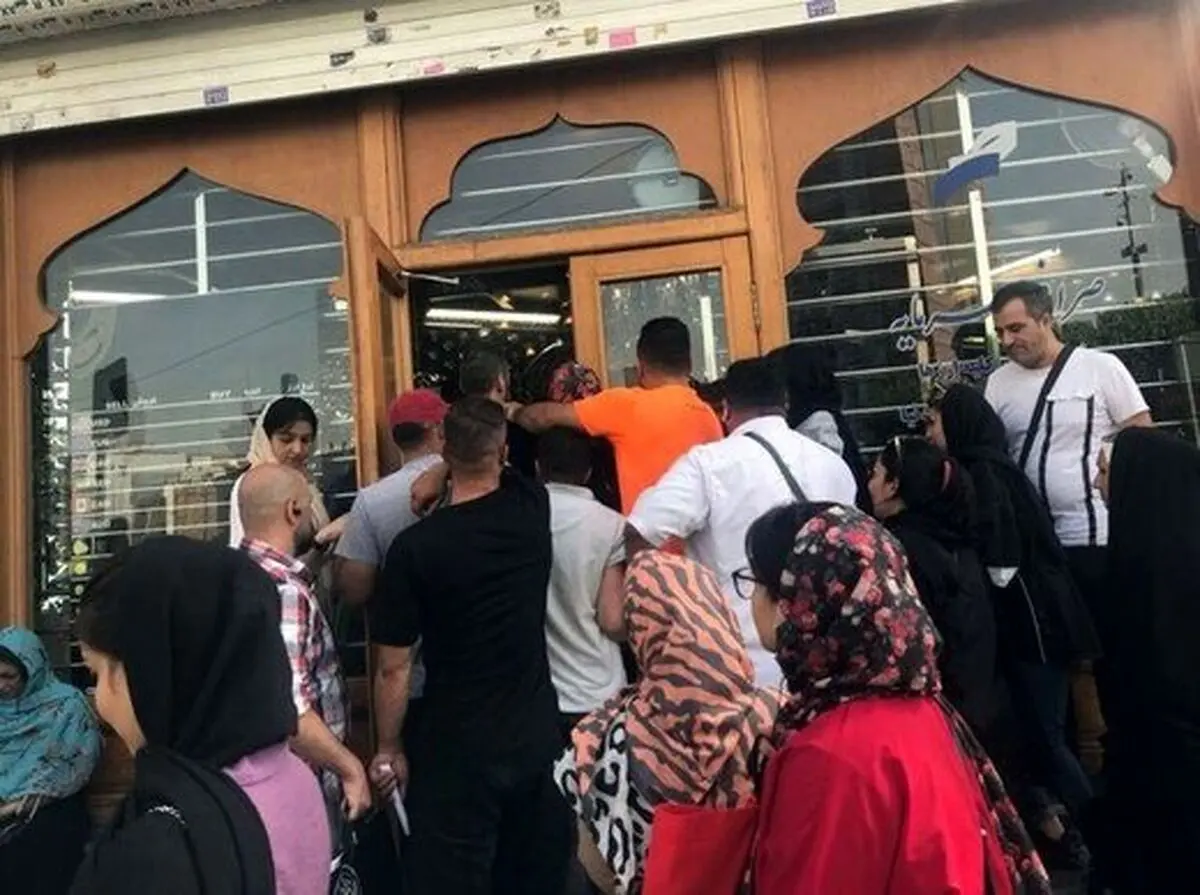 با این وضعیت بازار همه دلارفروش شدند / در فردوسی چه خبر است؟