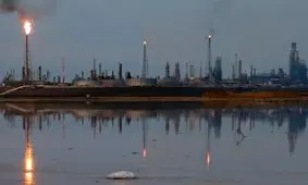 عقب نشینی آمریکا از سیاست تحریم ونزوئلا به خاطر قیمت نفت و جنگ با روسیه/ سفر هیات آمریکایی به کاراکاس