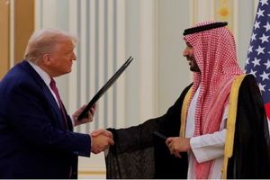 کاخ سفید: آمریکا قرارداد ۱۴۲ میلیارد دلاری فروش تسلیحات با عربستان امضا کرد/ ویدئو
