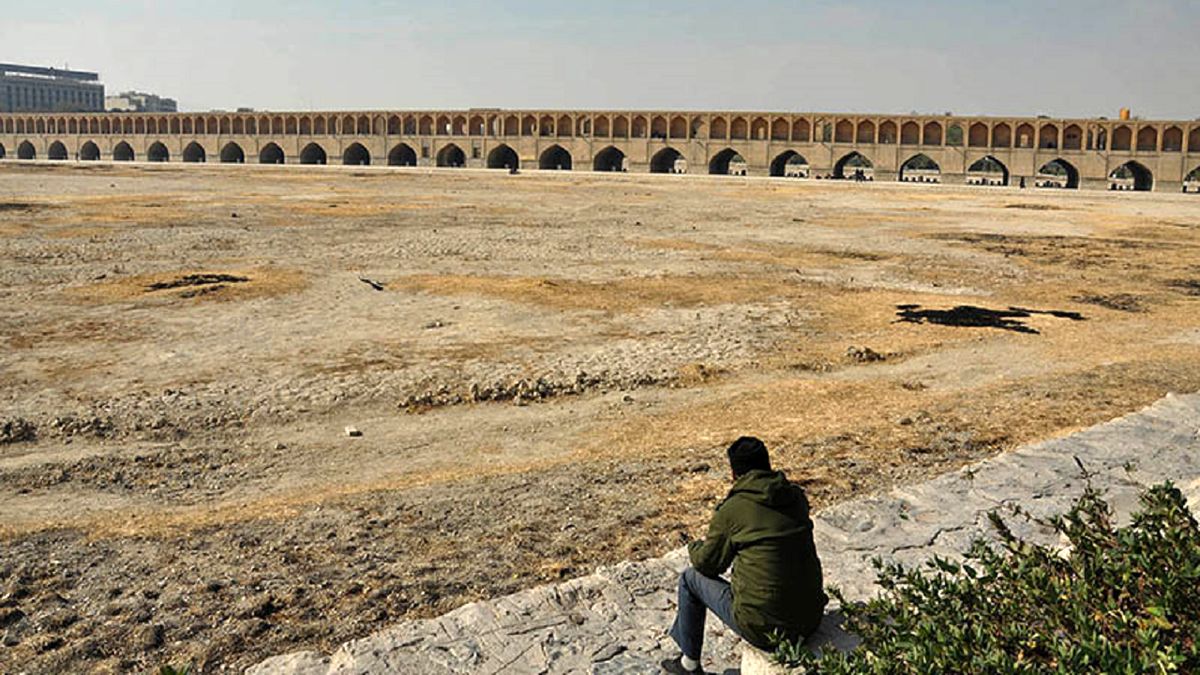 زاینده رود تالار موسیقی خیابانی شد