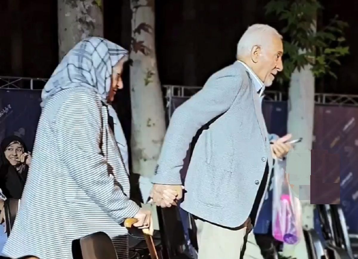 زیبایی حضور پدربزرگ و مادربزرگ تهرانی در کنسرت علیرضا قربانی/ویدئو