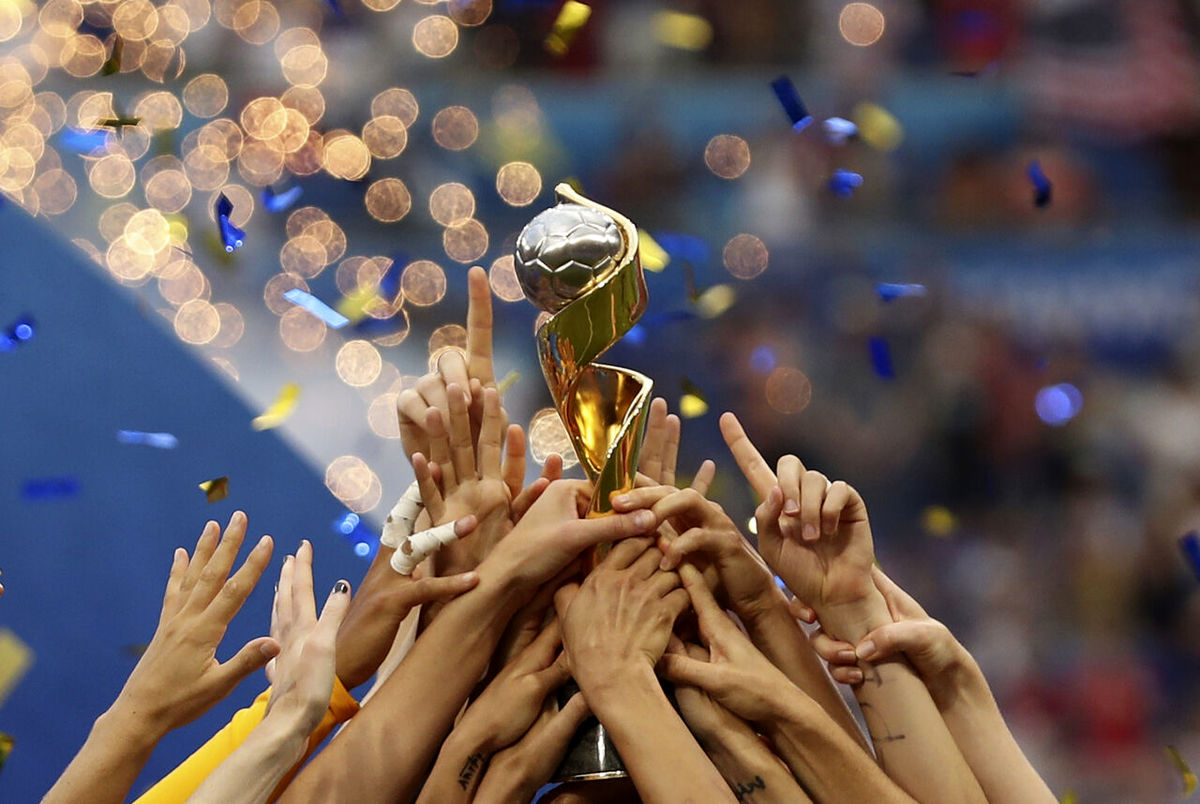 دستمزد و پاداش تیم‌های ملی فوتبال زنان و مردان آمریکا «برابر» شد

