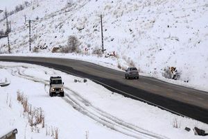 برف مدارس ابتدایی فیروزکوه را غیرحضوری کرد