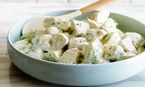 طرز تهیه سالاد سیب زمینی با شوید